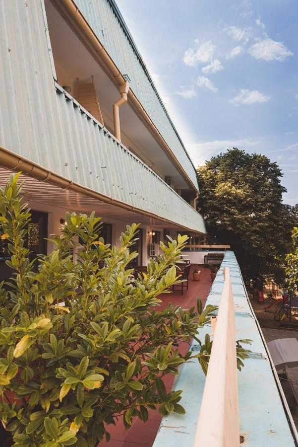 Amadina Garden Hotel Lozenets Luaran gambar