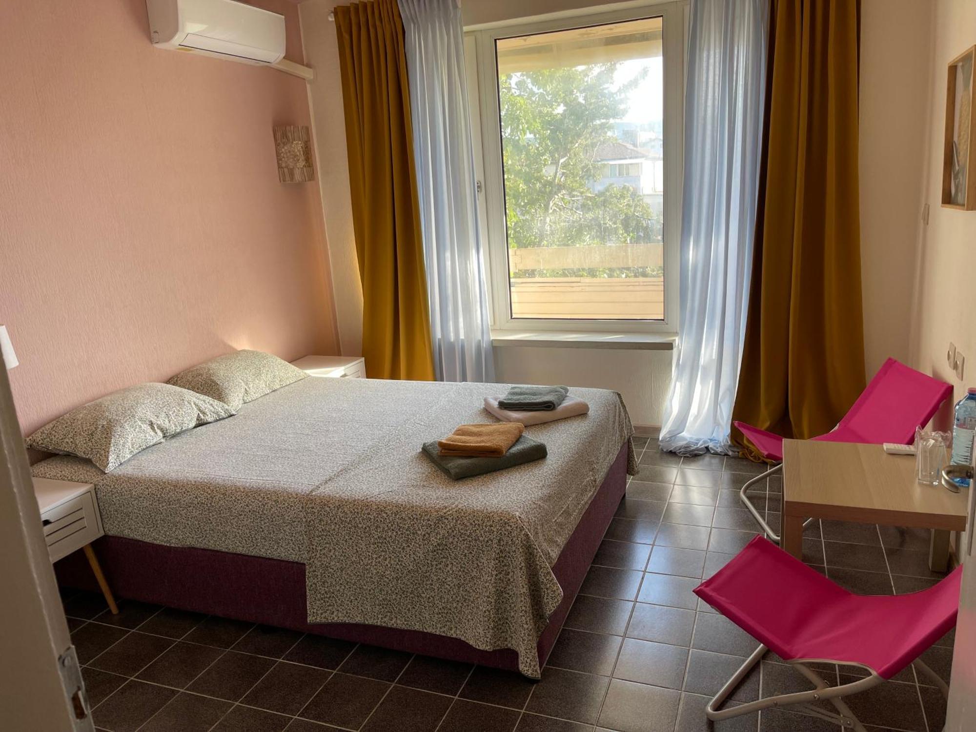 Amadina Garden Hotel Lozenets Luaran gambar