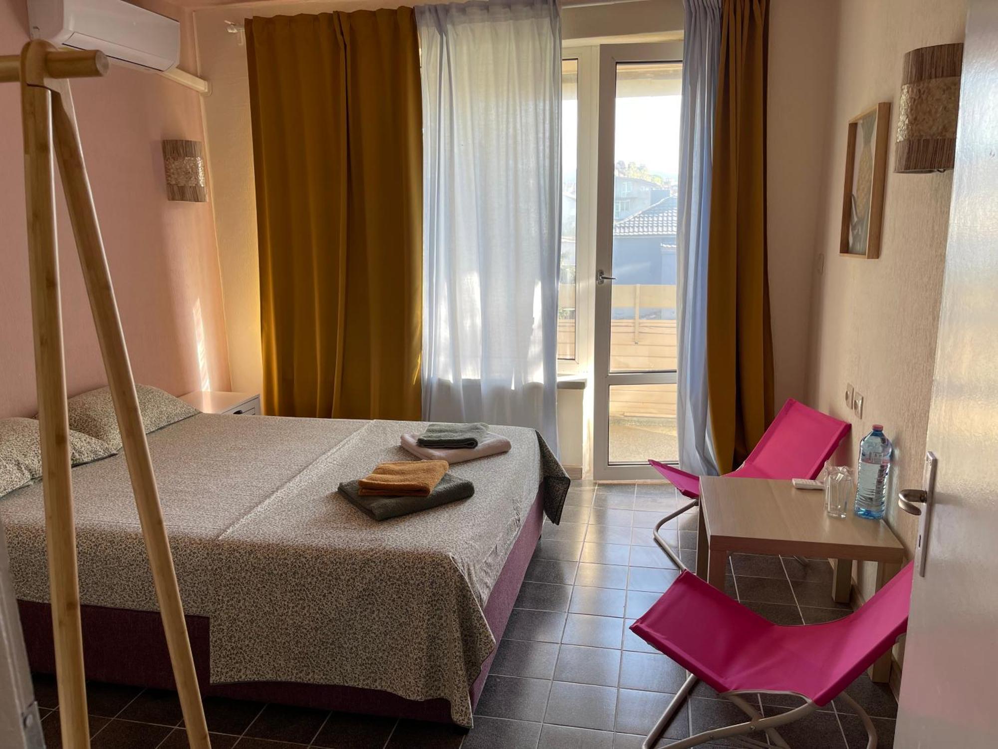 Amadina Garden Hotel Lozenets Luaran gambar
