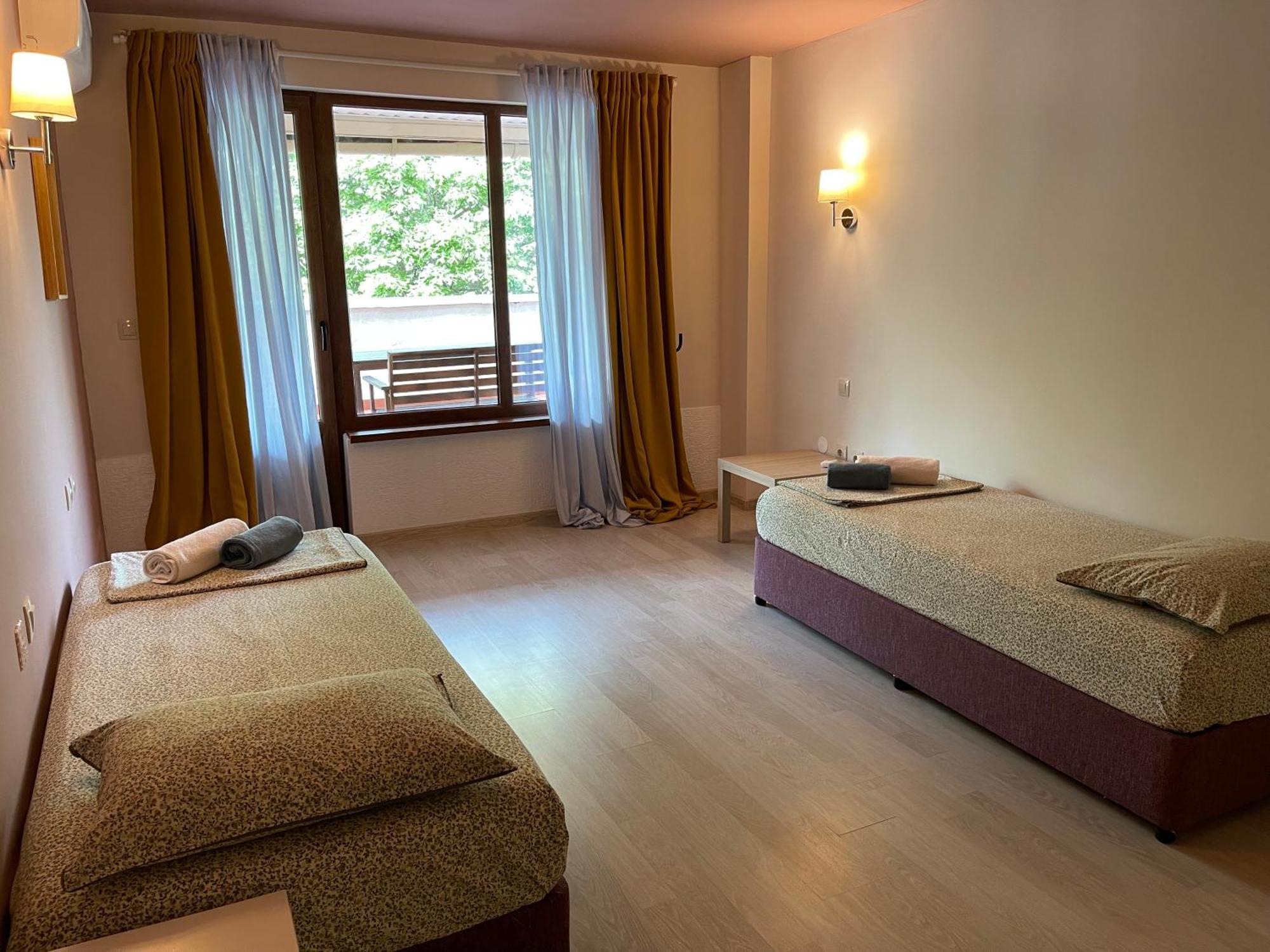 Amadina Garden Hotel Lozenets Luaran gambar
