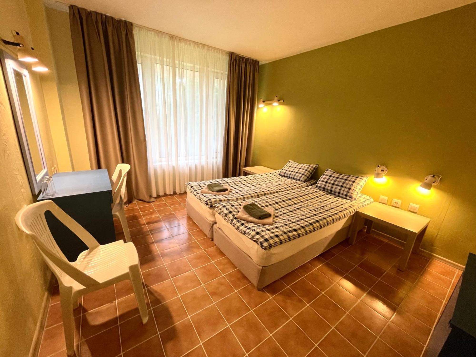 Amadina Garden Hotel Lozenets Luaran gambar